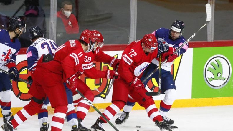 Общество: Россия обыгрывает Великобританию после второго периода матча ЧМ по хоккею