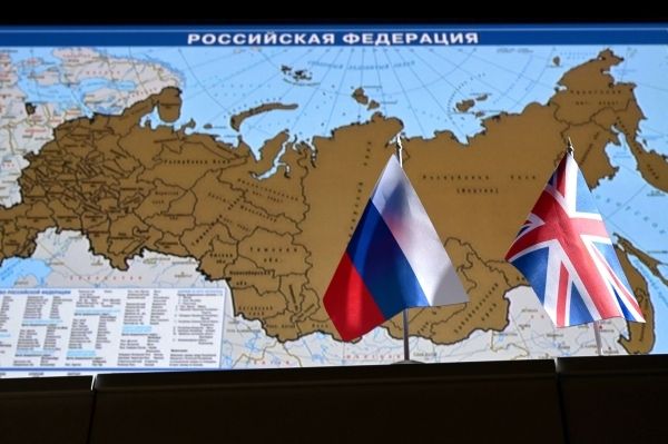 Общество: Министр обороны Великобритании назвал Россию угрозой номер один