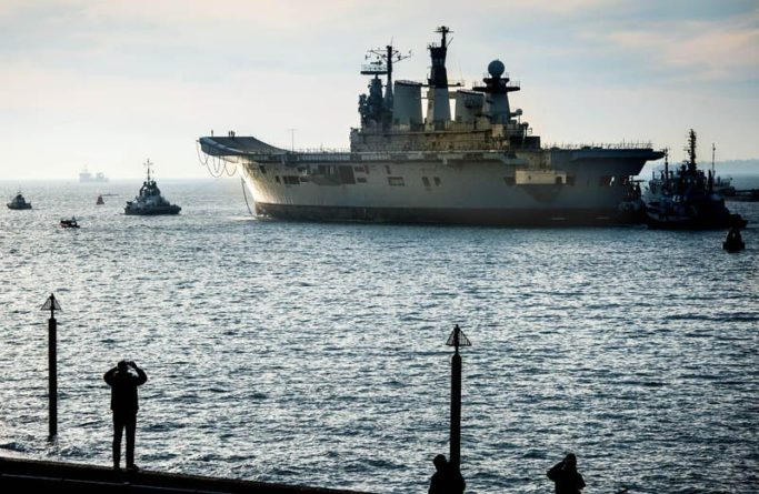 Общество: "Угроза номер один": Британию напугали "любопытные российские корабли"