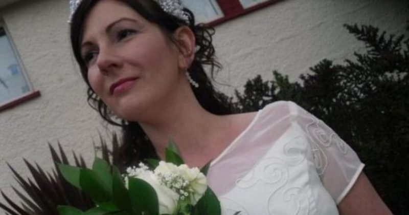 Общество: Британка, которая вышла замуж сама за себя, отметила 11-ую годовщину счастливого брака