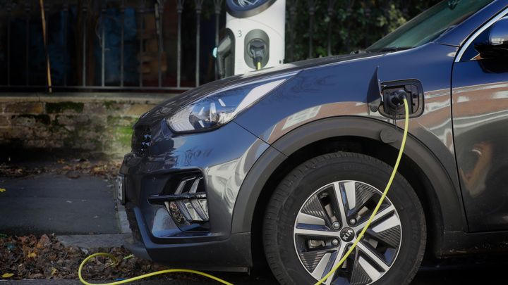 Общество: Британия инвестировала $424 млн в сверхбыстрые зарядки для электромобилей