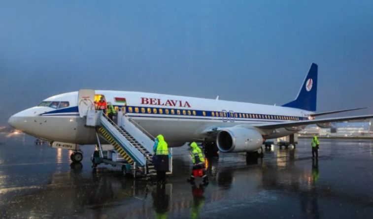 Общество: Авиакомпании «Белавиа» запретили летать в Париж и Лондон до конца октября