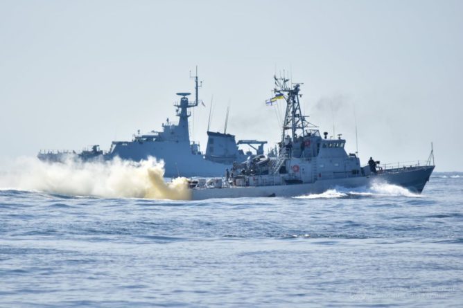 Общество: Военно-морские силы Украины совместно с Британией провели учения в Черном море