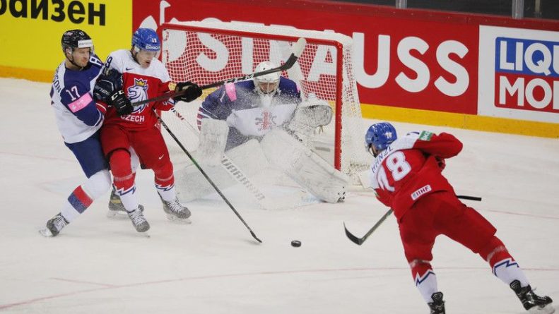 Общество: Чехия разгромила Великобританию в матче ЧМ-2021 по хоккею