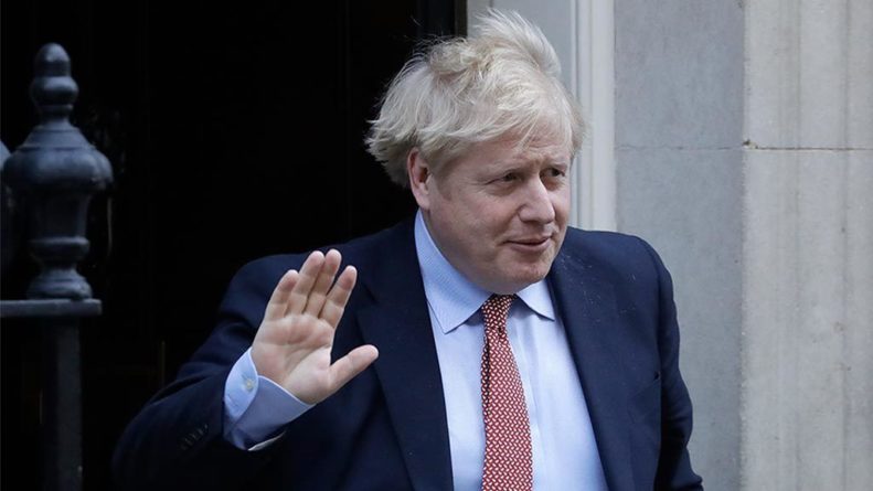 Общество: Британский премьер Борис Джонсон тайно обвенчался со своей избранницей - фото
