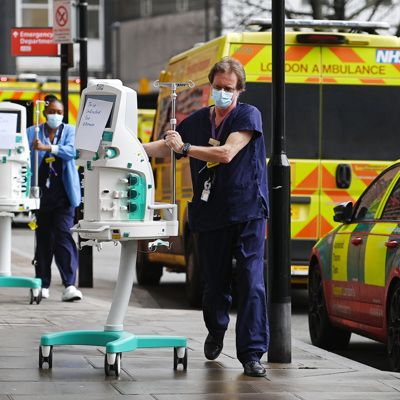 Общество: В Великобритании впервые с начала пандемии за сутки никто не умер от ковида