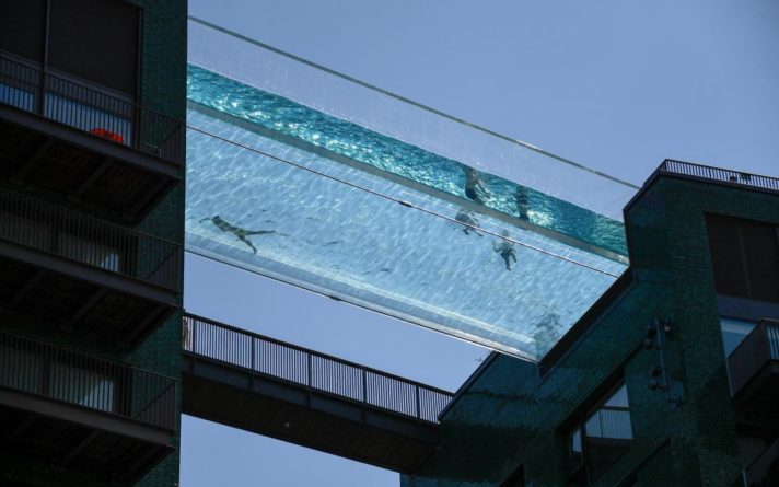 Общество: В Лондоне открылся самый страшный бассейн в мире с прозрачным дном на высоте 35 метров