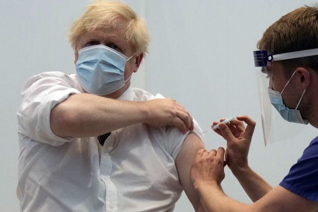 Борис Джонсон сделал вторую прививку от коронавируса