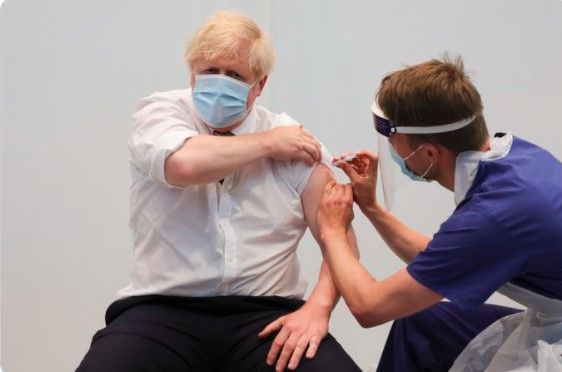 Общество: Премьер Великобритании Джонсон получил вторую прививку от коронавируса