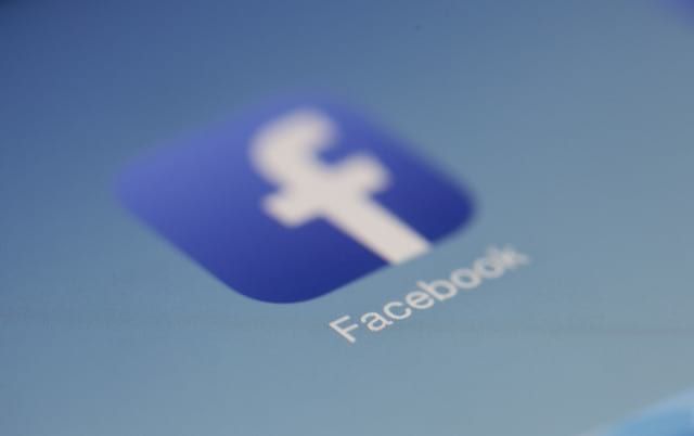 Общество: ЕС и Великобритания начали антимонопольное расследование в отношении Facebook и мира