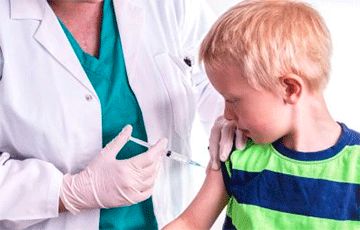 Общество: В Британии запускают вакцинацию подростков препаратом от Pfizer