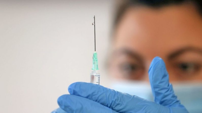 Общество: Великобритания ускоряет вакцинацию от COVID-19