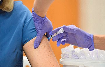 Общество: В Британии утверждают, что вакцинация от COVID-19 уменьшает риск госпитализации из-за индийского штамма на 93%