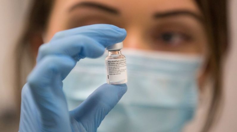 Общество: Великобритания передаст миру 100 млн доз вакцины от COVID-19
