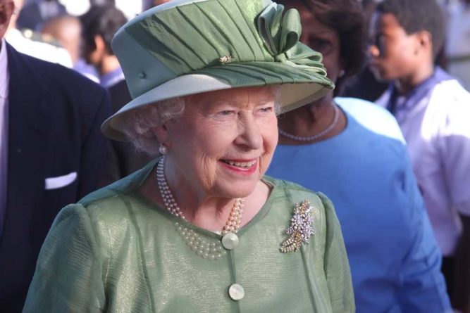 Общество: В Великобритании заявили о несметных богатствах королевы Елизаветы II