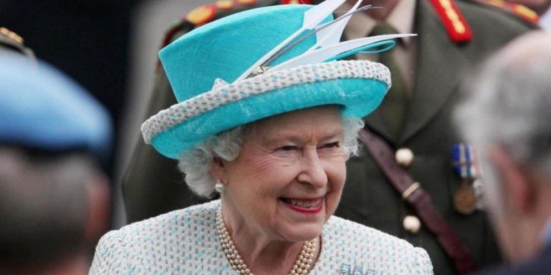 Общество: Подсчитаны богатства королевы Великобритании