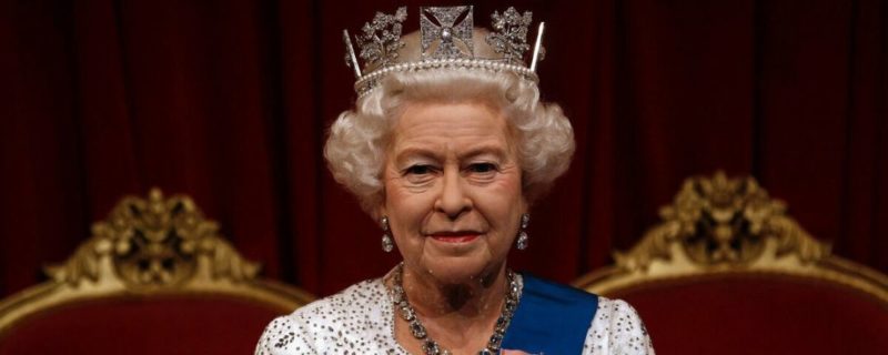 Общество: Королева Британии готова объявить информационную войну принцу Гарри и Меган Маркл