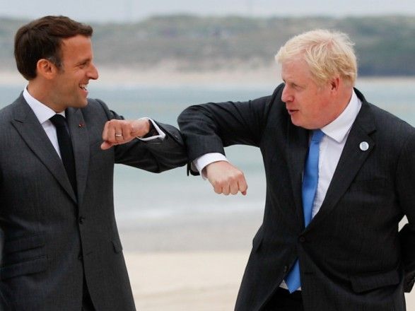 Общество: На саммите G7 Макрон и Джонсон поссорились из-за комментариев касательно британских границ - Telegraph