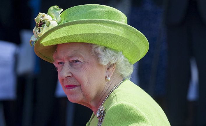 Общество: Королева Британии обеспокоена отношениями США с РФ и КНР, сообщает «Гардиан»