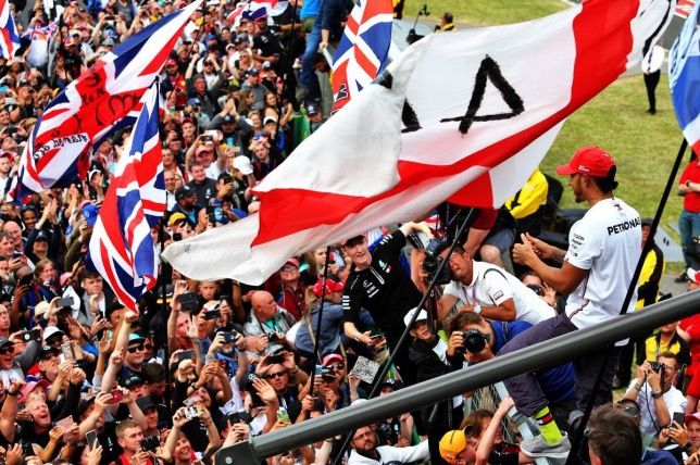 Общество: Болельщики будут допущены на Гран При Великобритании