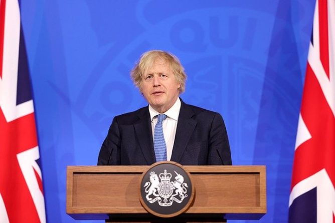 Общество: Минобороны Великобритании допустило возможность проведения саммита Джонсона и Путина