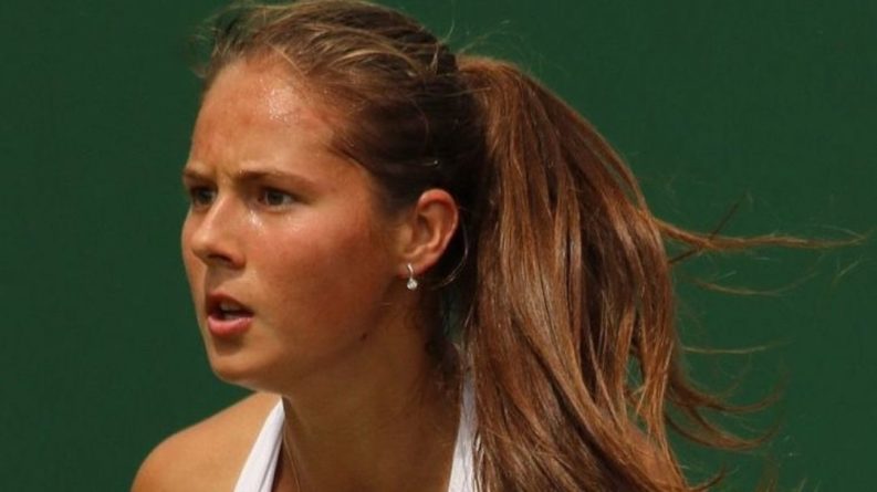 Общество: Теннисистка Касаткина расцарапала себе шею в финале турнира в Бирмингеме