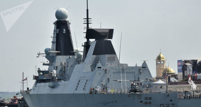 Общество: Инцидент с британским эсминцем: военный атташе Великобритании вызван в Минобороны РФ