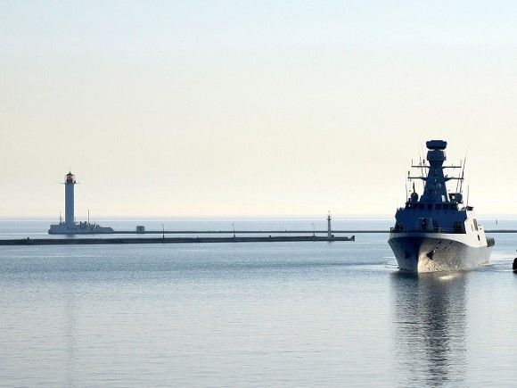 Общество: Минобороны Британии отреагировало на «отгон» своего корабля от границ РФ в Черном море