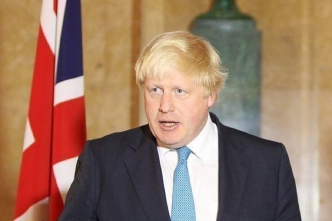 Общество: Премьер Британии оценил отношения с РФ после инцидента с эсминцем