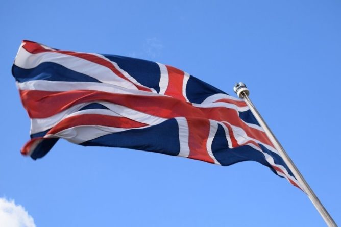 Общество: Российский дипломат пригрозил Британии бомбометанием по цели