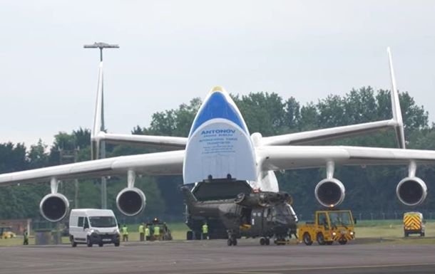 Общество: Гигант Ан-225 Мрия сдул забор авиабазы в Британии