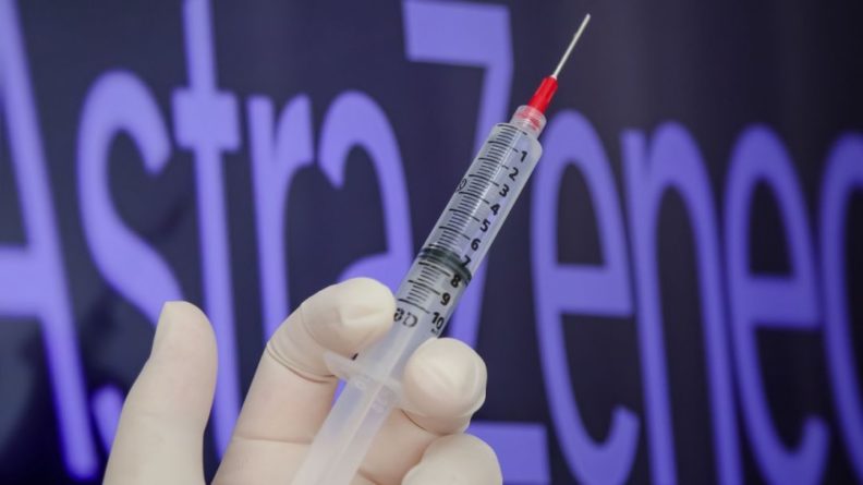 Общество: Житель Англии привился вакциной AstraZeneca и умер от осложнений на мозг