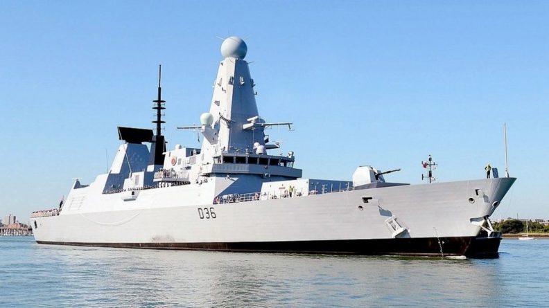 Общество: Минобороны Британии потеряло секретные документы о миссии HMS Defender в Черном море