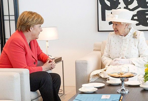 Общество: Меркель во время визита в Великобританию встретится с королевой Елизаветой в Виндзорском замке