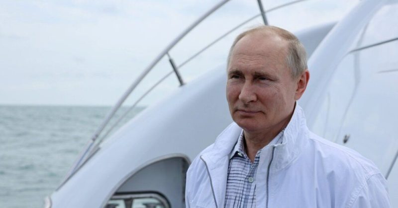 Общество: "Мирный проход" и "третья мировая". Лондон отверг обвинения Путина в провокации у берегов Крыма