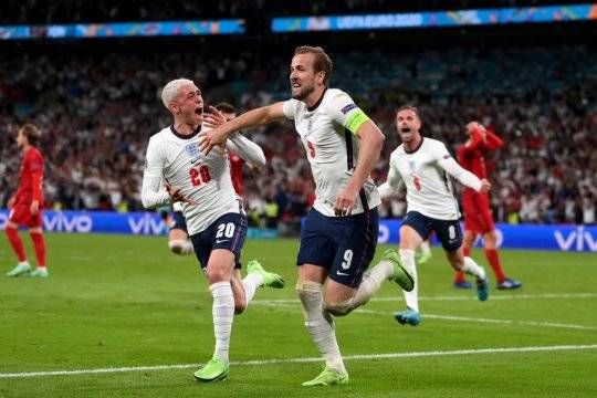 Общество: Сборная Англии стала вторым финалистом Евро-2020: 11 июля она сыграет с командой Италии