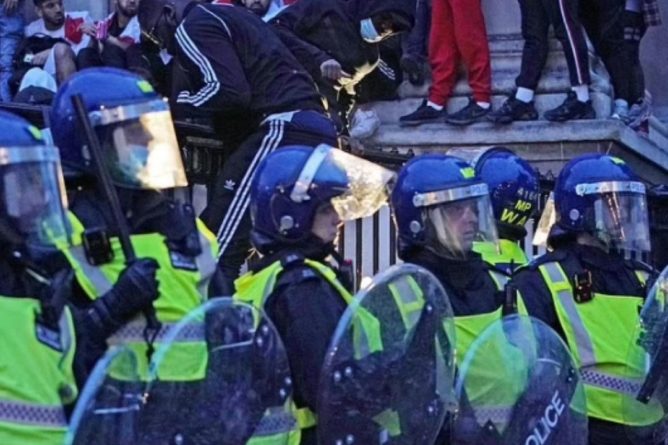Лондон охватили беспорядки после поражения сборной Англии в финале Евро-2020 12072021 Общество: Лондон охватили беспорядки после поражения сборной Англии в финале Евро-2020