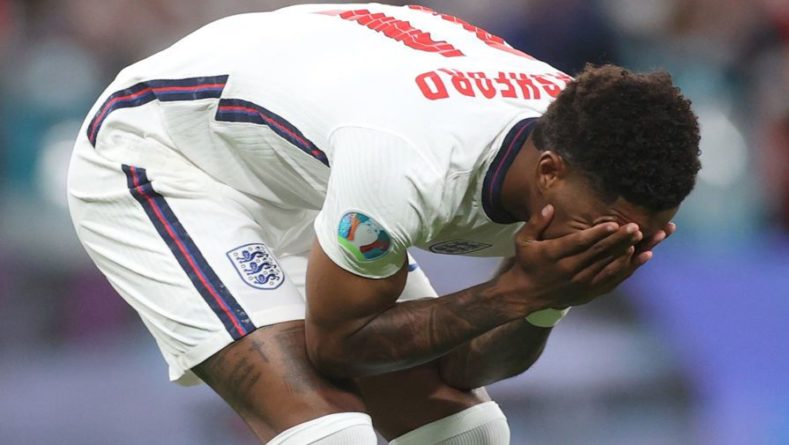 Общество: Футбольная ассоциация Англии осудила расистские оскорбления в адрес игроков сборной