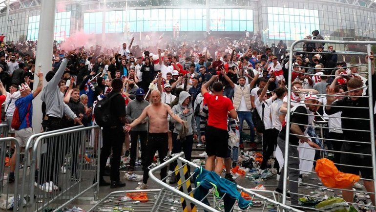 Общество: Беспорядки в Лондоне на Евро-2020: Захарова припомнила Британии «русских футбольных хулиганов»