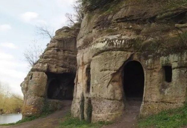 Общество: В Великобритании нашли пещеру изгнанного короля, которой 1200 лет (фото)