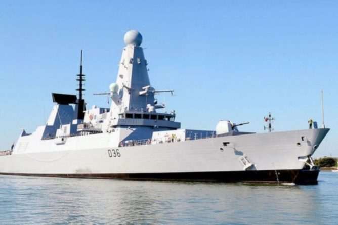 Общество: Defender остался единственным действующим эсминцем в ВМС Британии
