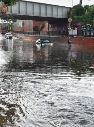 Общество: В Лондоне затоплены дороги и станции метро из-за сильного ливня (ВИДЕО)