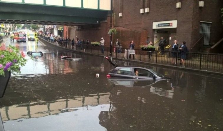 Общество: Тропические июльские дожди вызвали наводнение в Лондоне