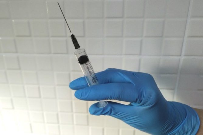 Общество: В Великобритании планируют начать вакцинировать подростков в возрасте 16-17 лет