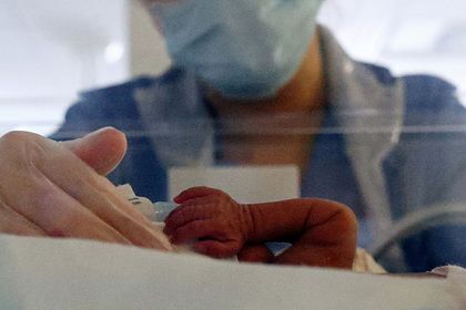Общество: Беременная британка отказалась от вакцинации и родила раньше срока на 16 недель