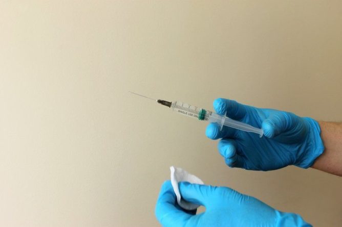 Общество: О падении защиты вакцин Pfizer и AstraZeneca против «Дельты» заявили в Великобритании