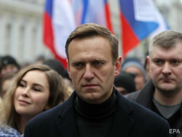 Общество: Великобритания ввела санкции против семи предполагаемых отравителей Навального
