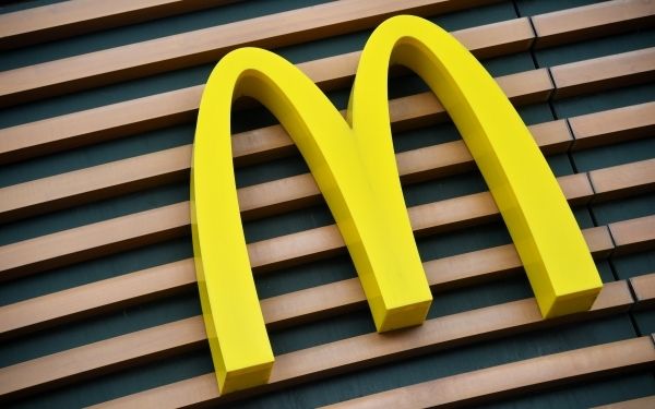 Общество: В Великобритании из ресторанов McDonald’s исчезли молочные коктейли