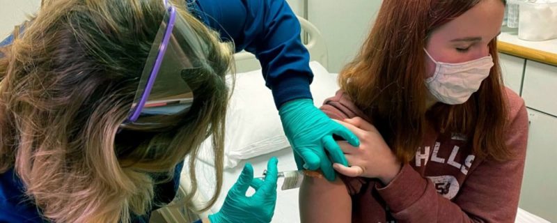 Общество: Власти Британии готовы приступить в вакцинации детей 12-15 лет от COVID-19