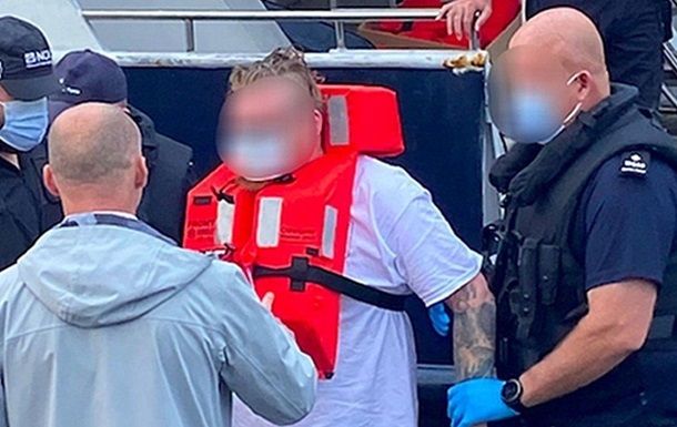 Общество: У берегов Англии задержали яхту с двумя тоннами кокаина